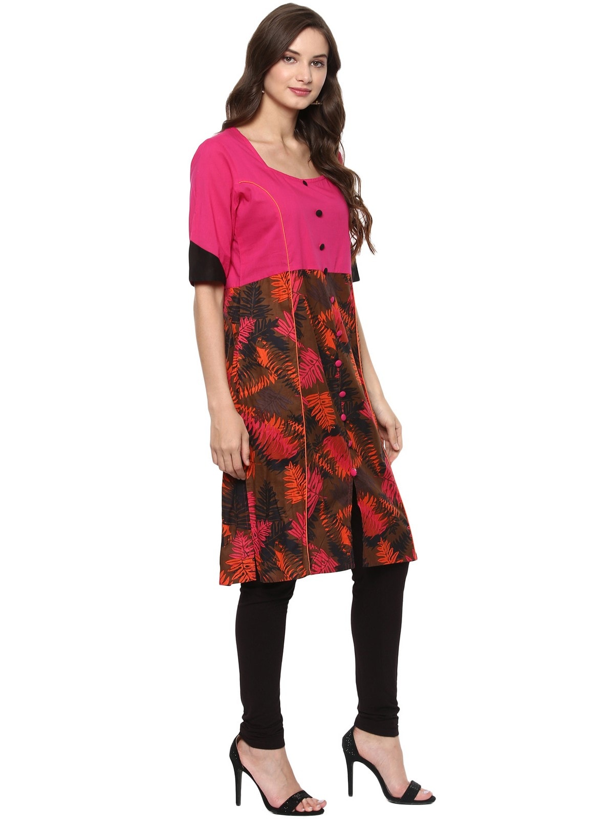 Finding Product Women's Pink Leaf Print Panelled Kurti