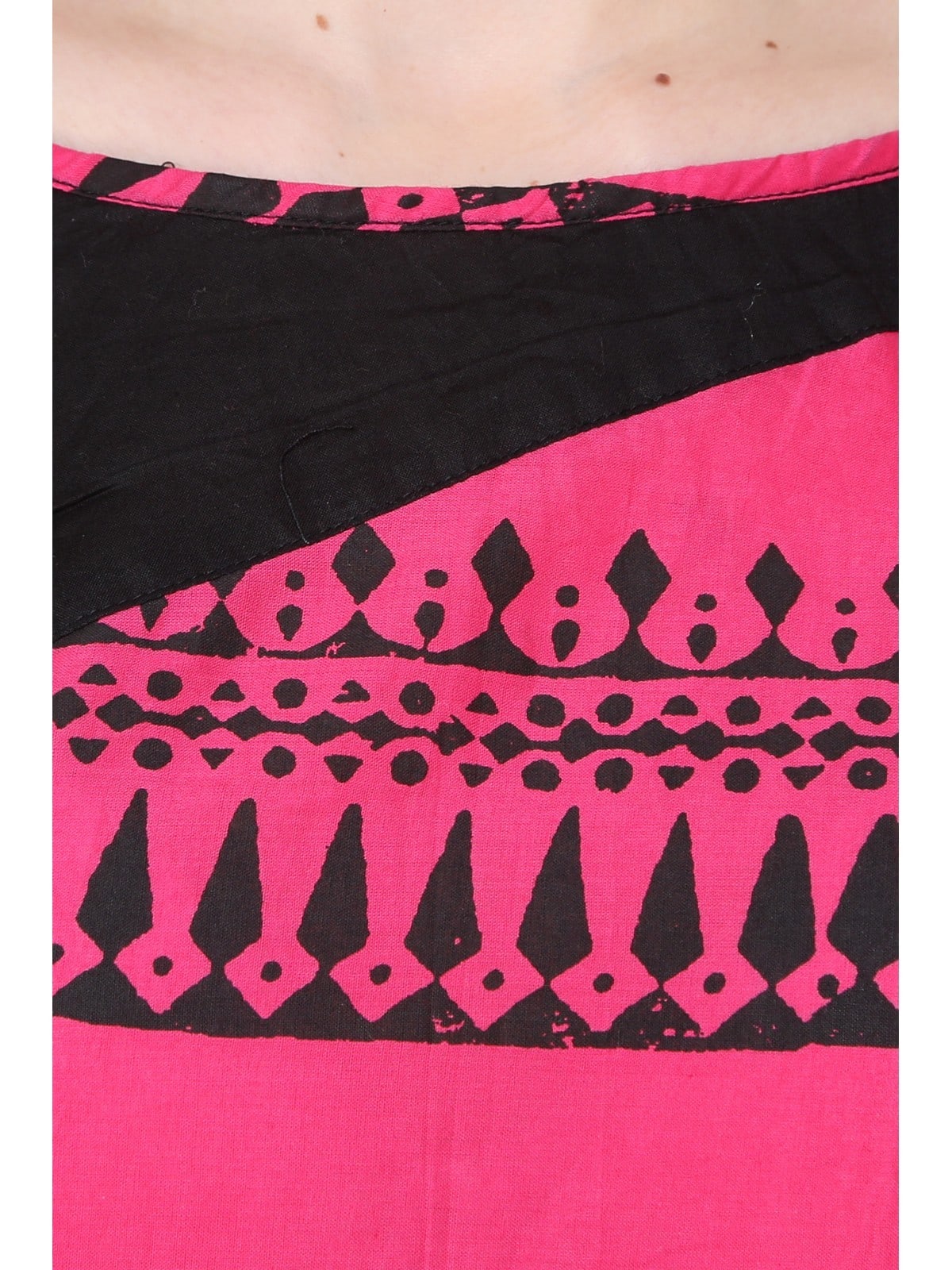 Finding Product Women's Pink Border Print Lace Kurti