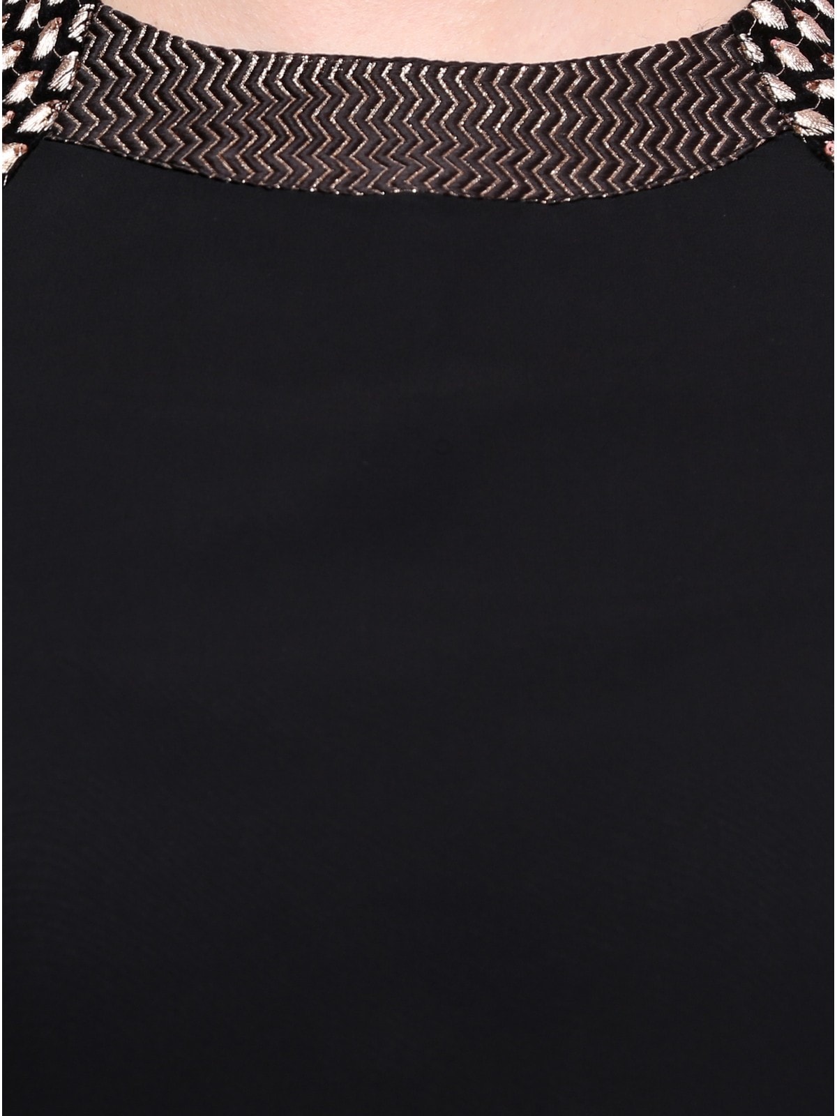 Finding Product Women's Shoulder Brocade Kurti
