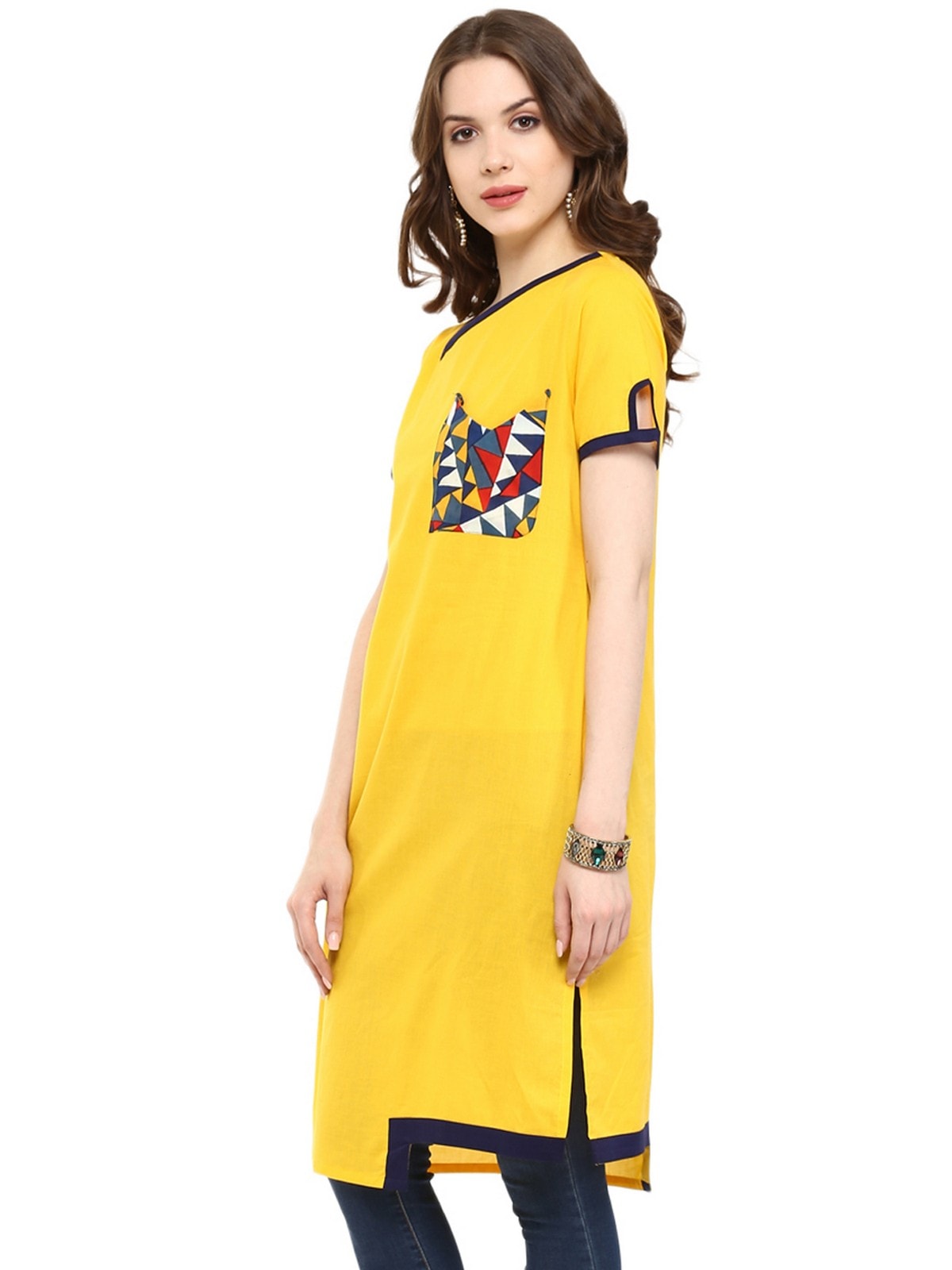 Finding Product Women's Triangle Pocket Print Kurti
