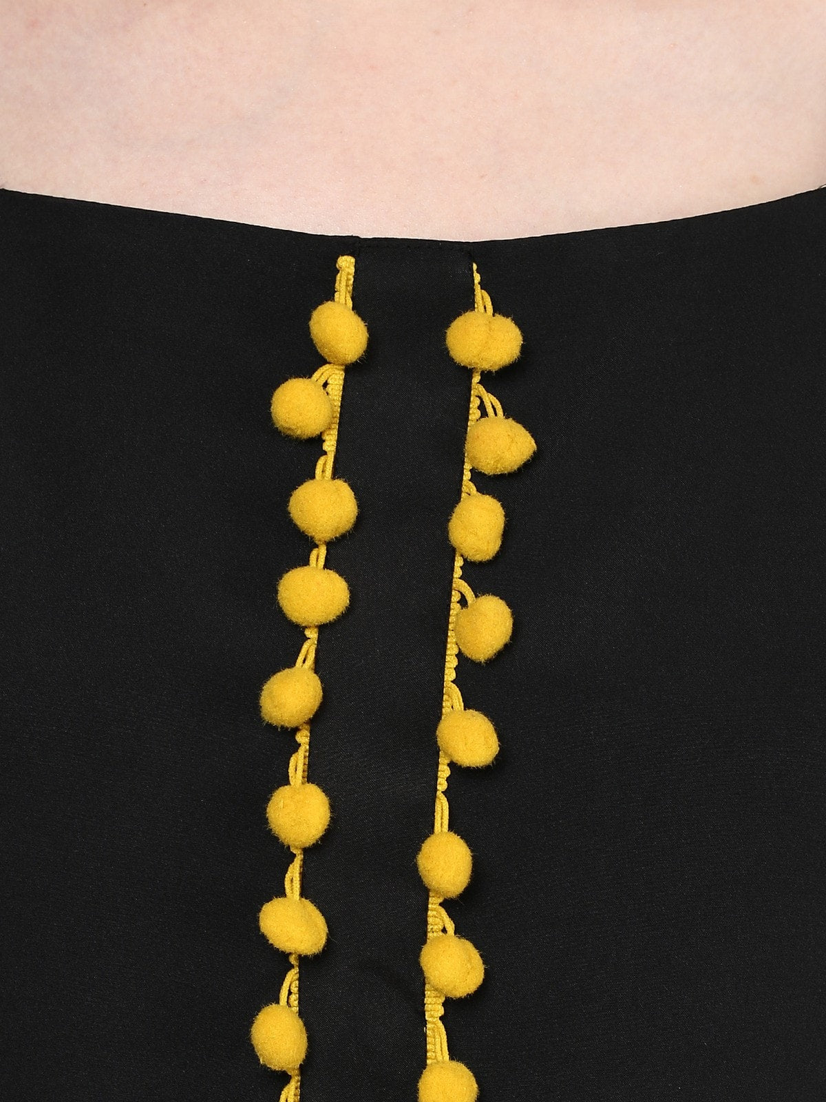 Finding Product Women's Yellow Placement Print Kurti
