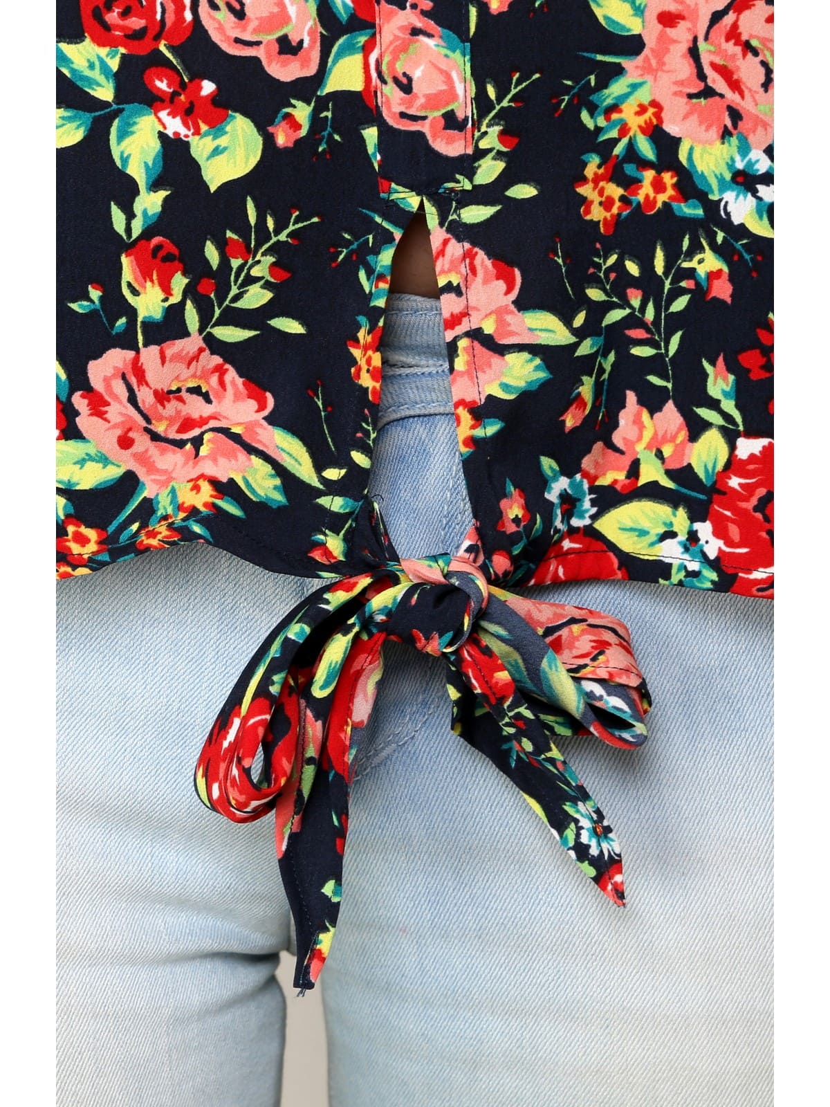 Finding Product Women's Floral Knot Top