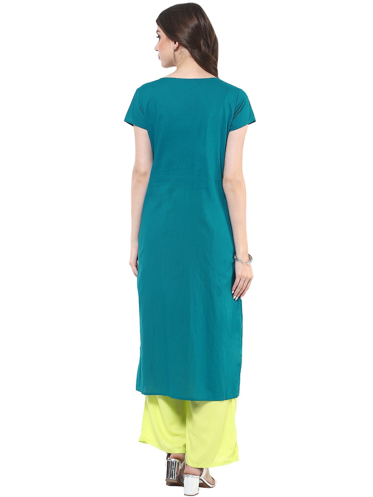 Finding Product Women's Solid Kurti With Panelled Buttons