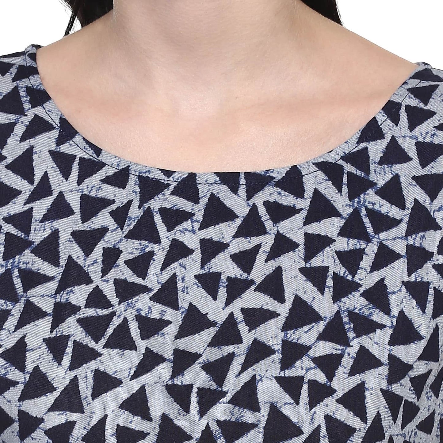 Finding Product Women's Printed Indigo Asymmetric Kurta