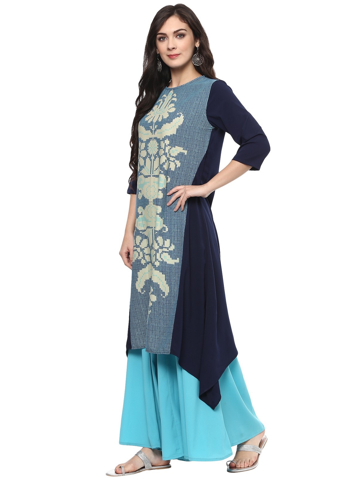 Finding Product Women's Placement Print Asymmetric Kurta