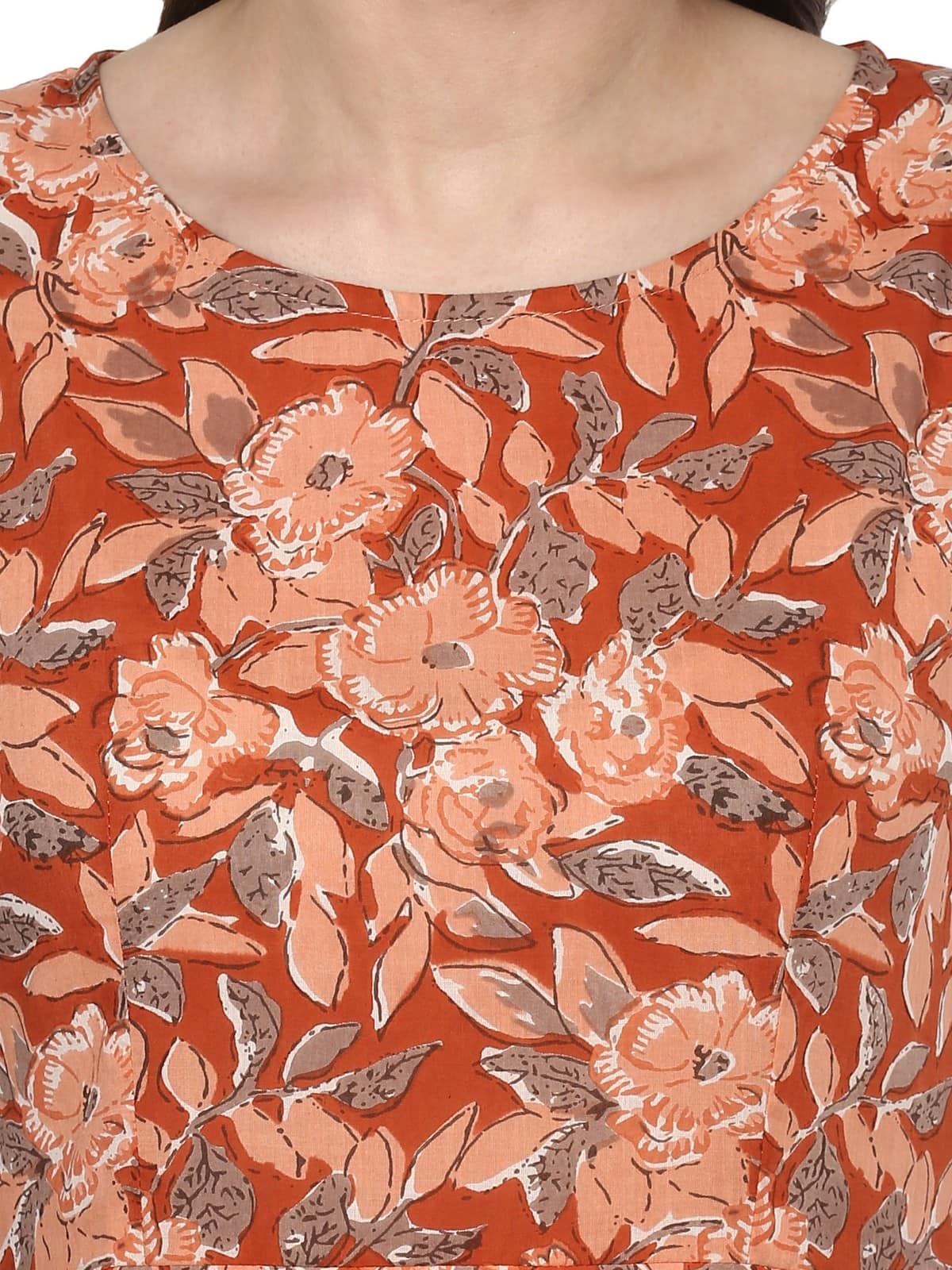 Finding Product Women's Floral Asymmetric Kurta