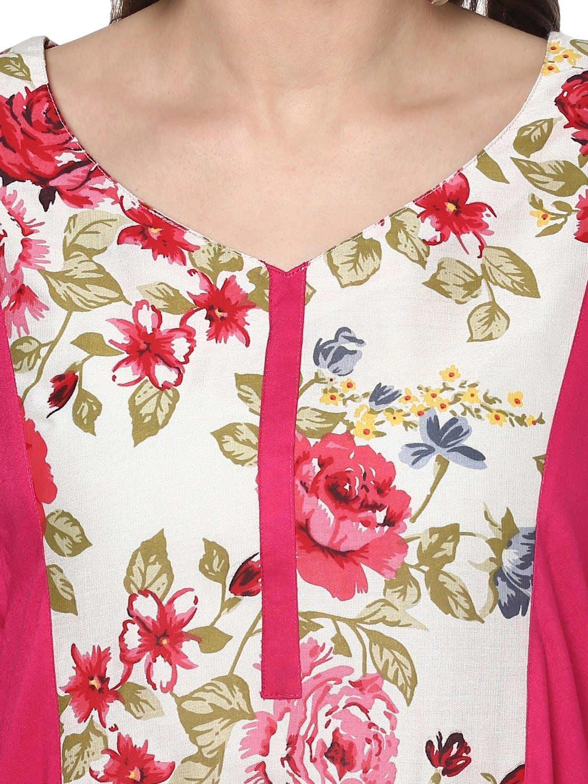 Finding Product Women's Floral Dipped Hem Kurta