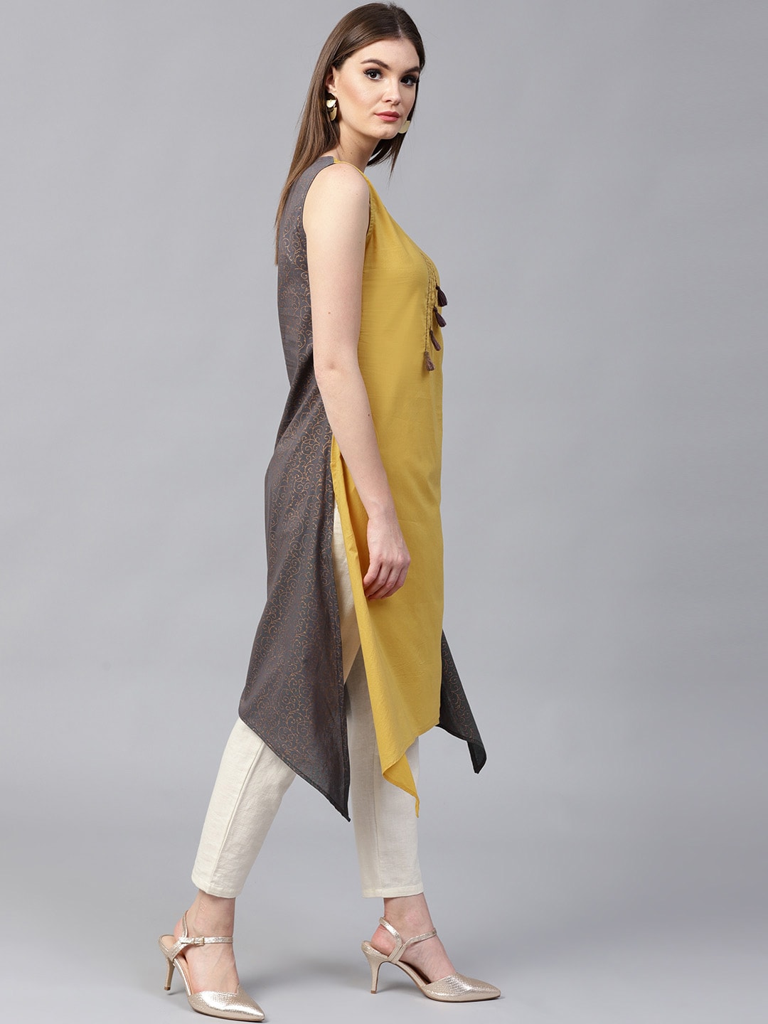 Finding Product Women's Sleeveless Embroidered Asymmetric Kurta