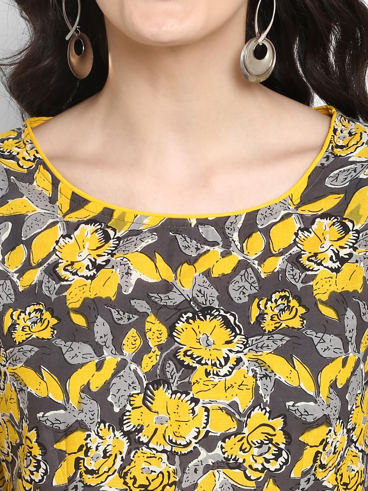 Finding Product Women's Yellow Floral Printed Petal Sleeves Kurta