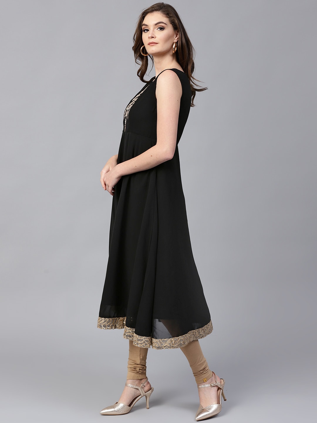 Finding Product Women's Sleeveless Shimmer Embroidered Anarkali Kurta