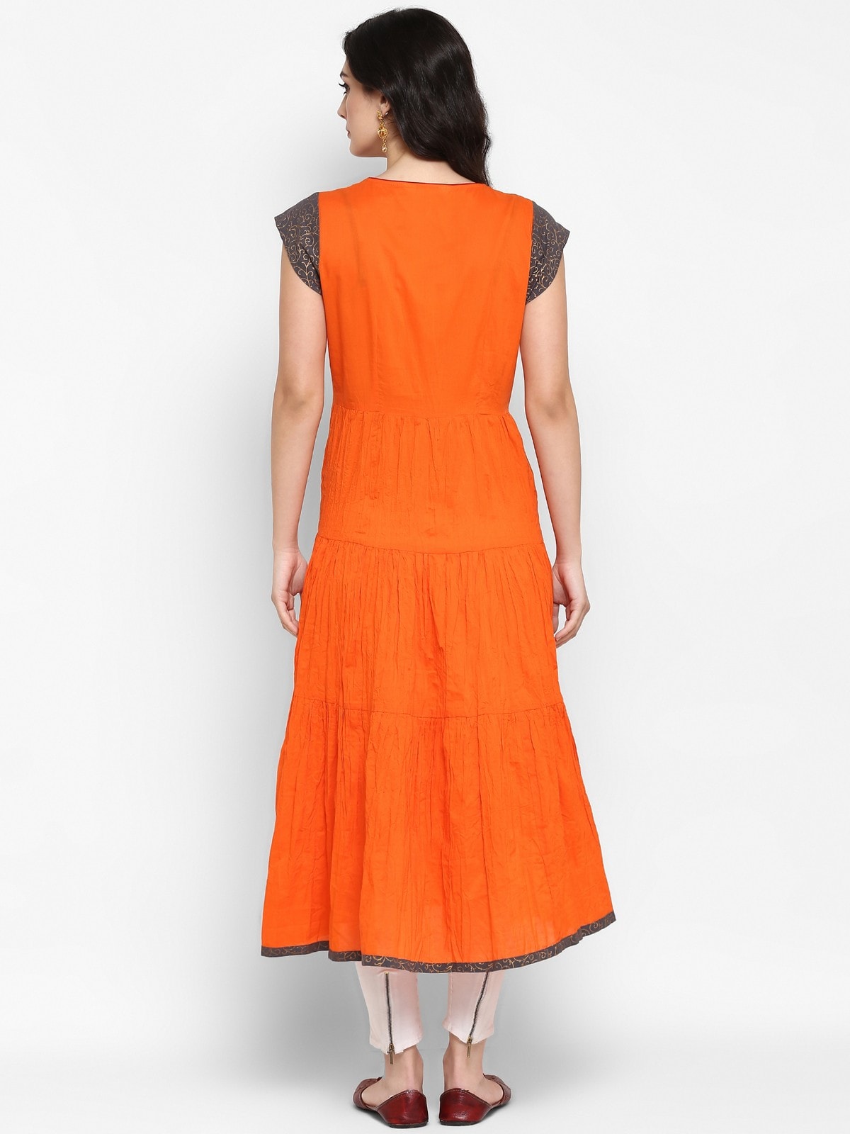 Finding Product Women's Embroidered Tierd Kurta