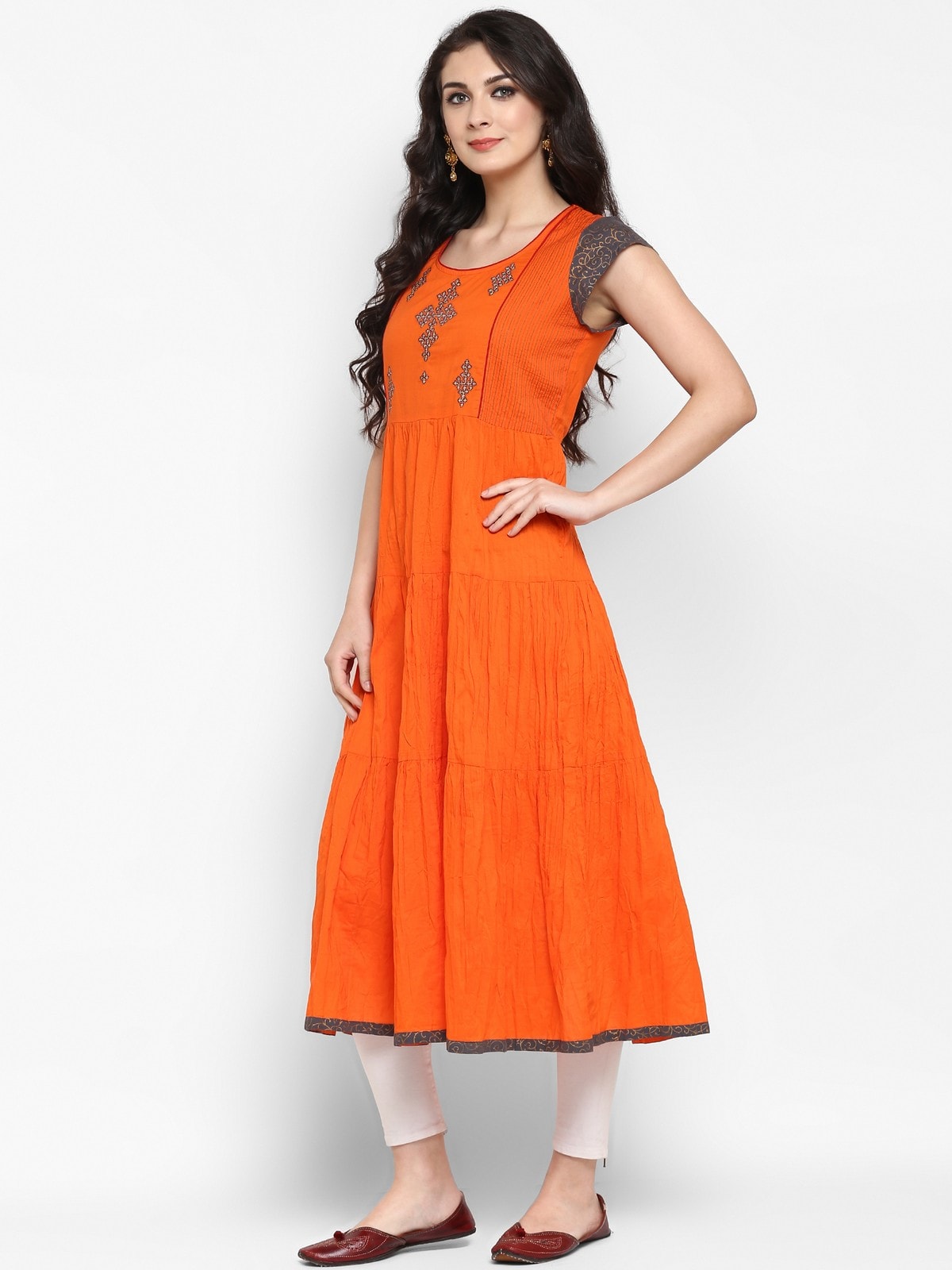 Finding Product Women's Embroidered Tierd Kurta