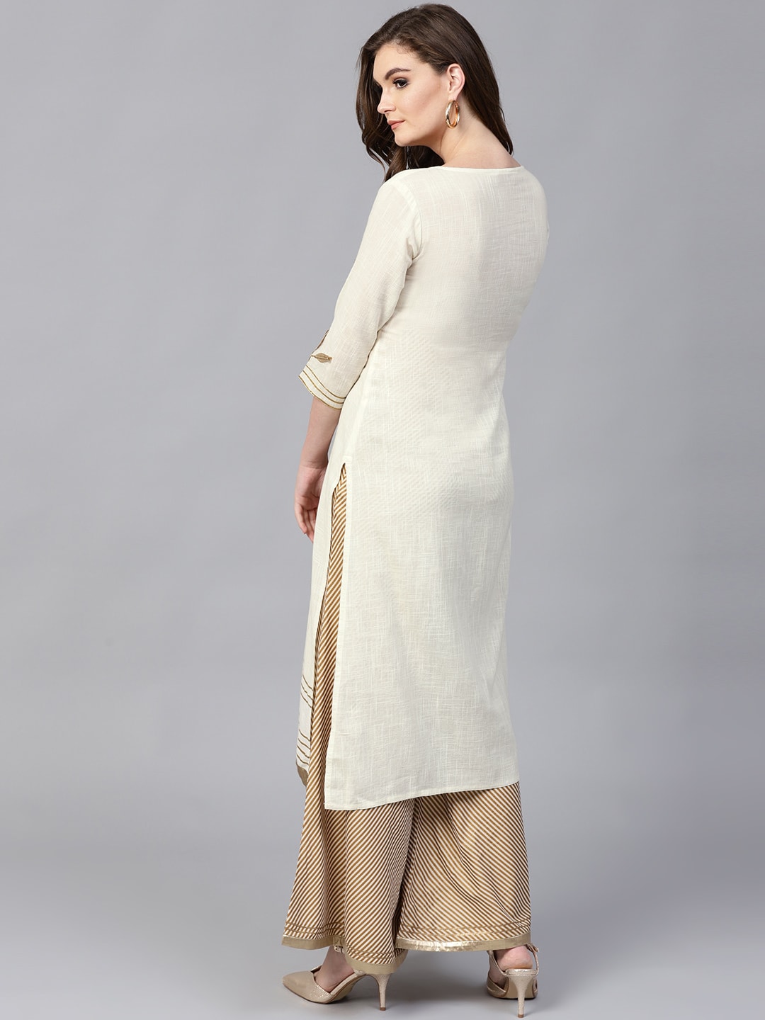 Finding Product Women's Off-White Gota Patti Embroidered Kurta