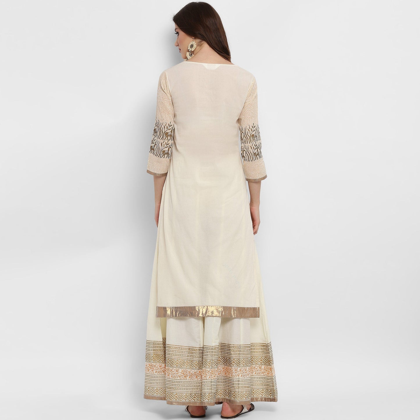 Finding Product Women's Round Neck Block Printed Kurta