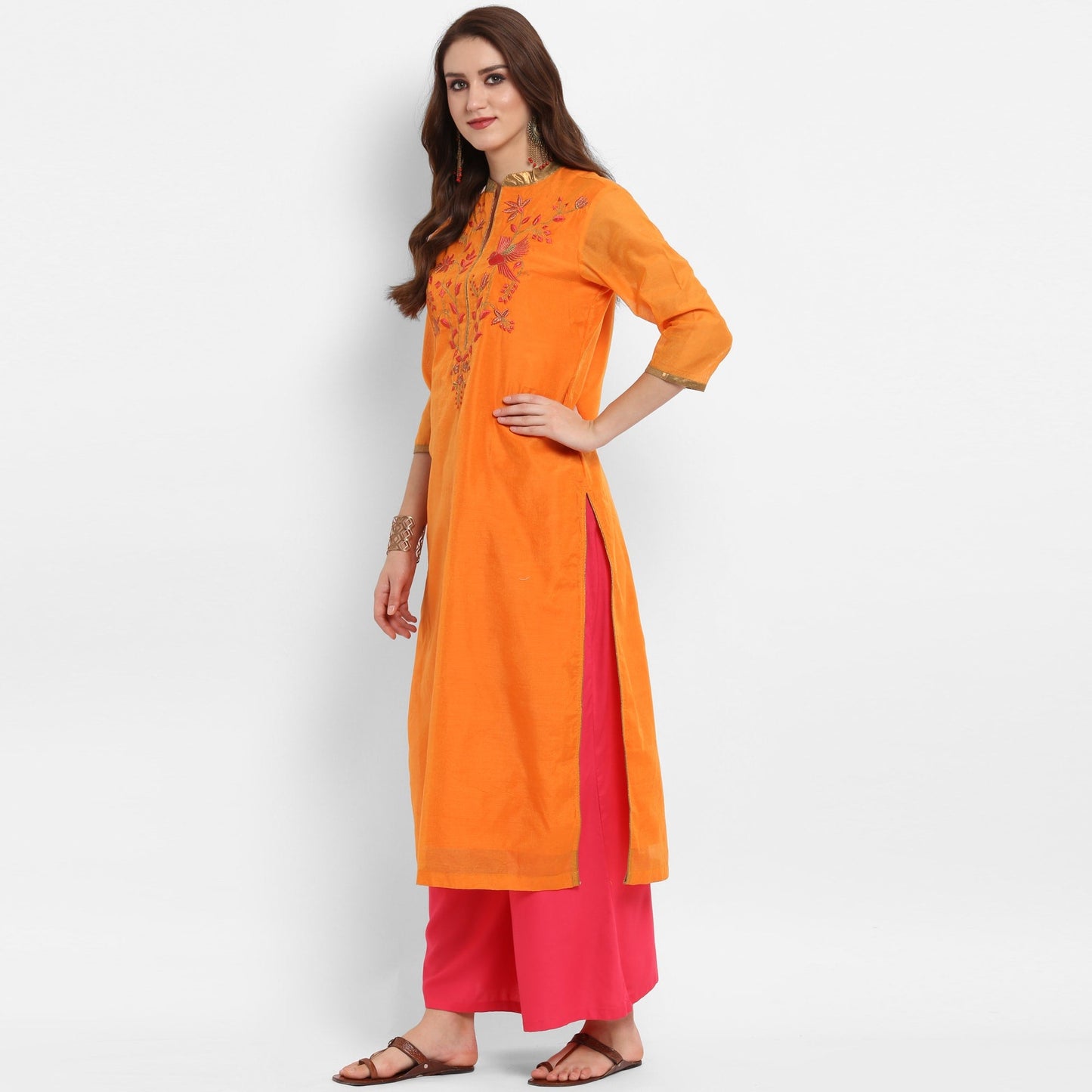 Finding Product Women's Solid Embroidered Kurta