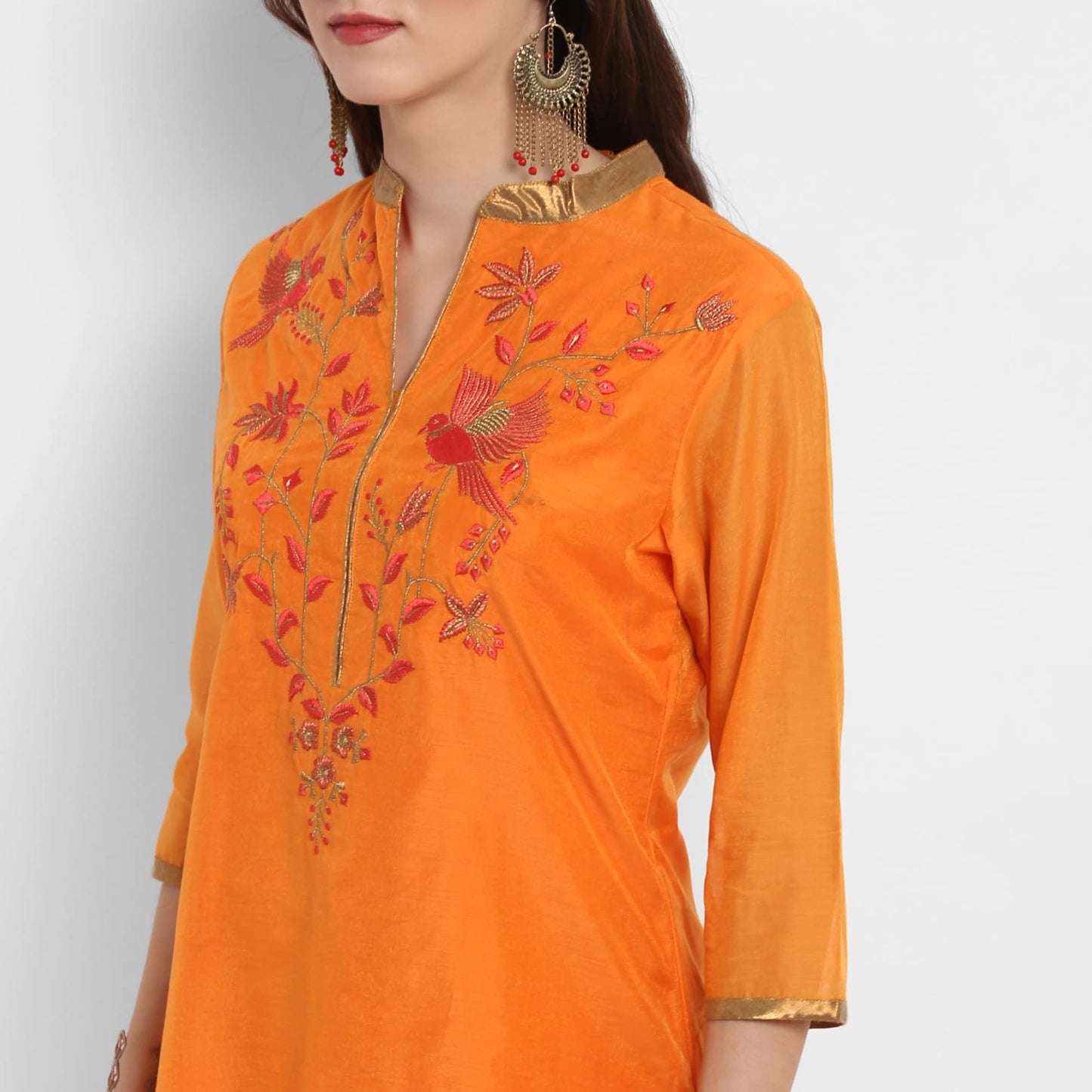Finding Product Women's Solid Embroidered Kurta