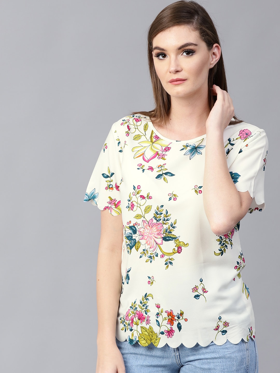 Finding Product Women's Floral Scalloped Top