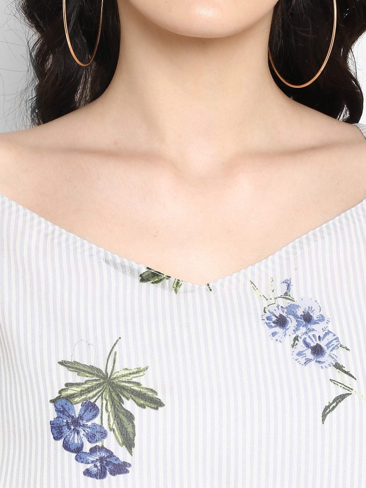 Finding Product Women's Floral Bandage Crop Top