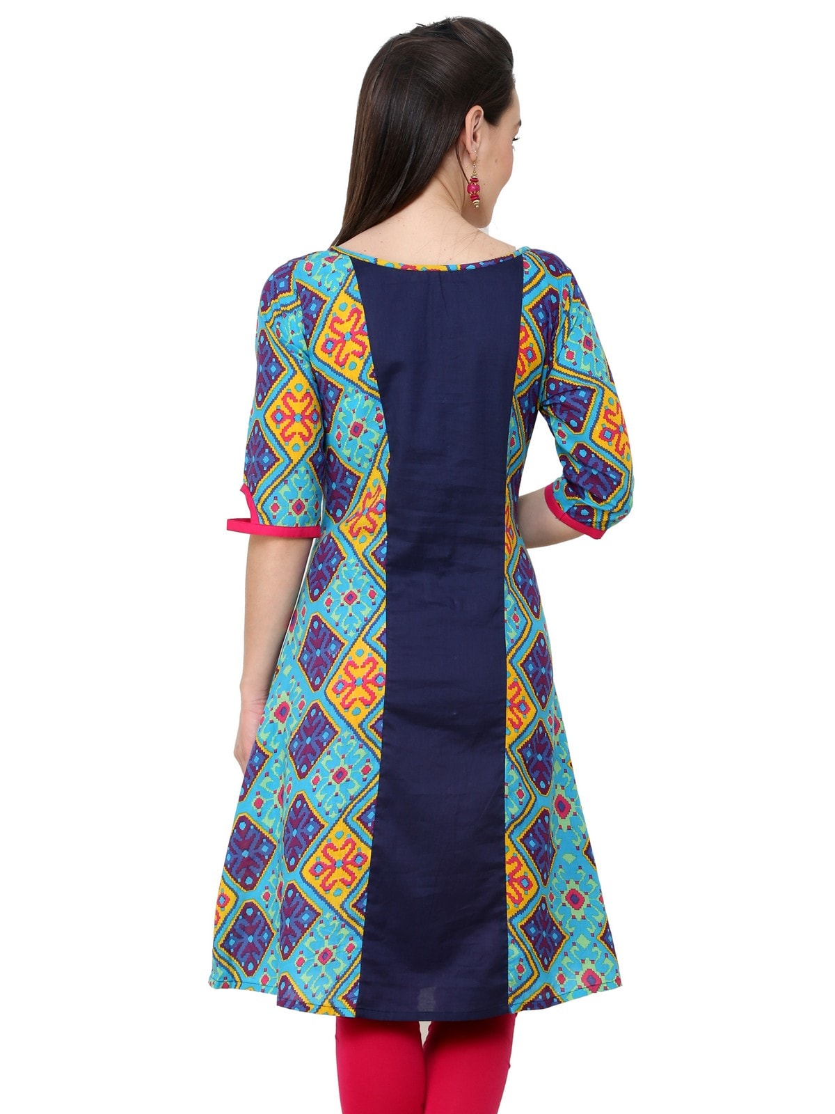 Finding Product Women's Blue Diamond Panelled Kurti