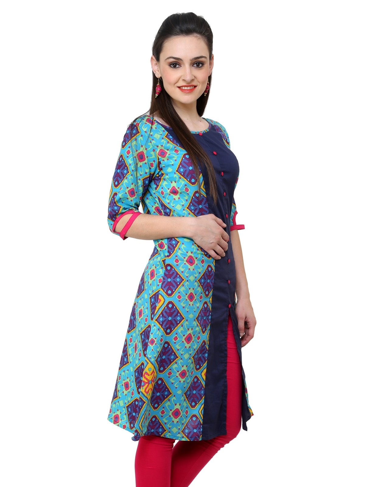 Finding Product Women's Blue Diamond Panelled Kurti