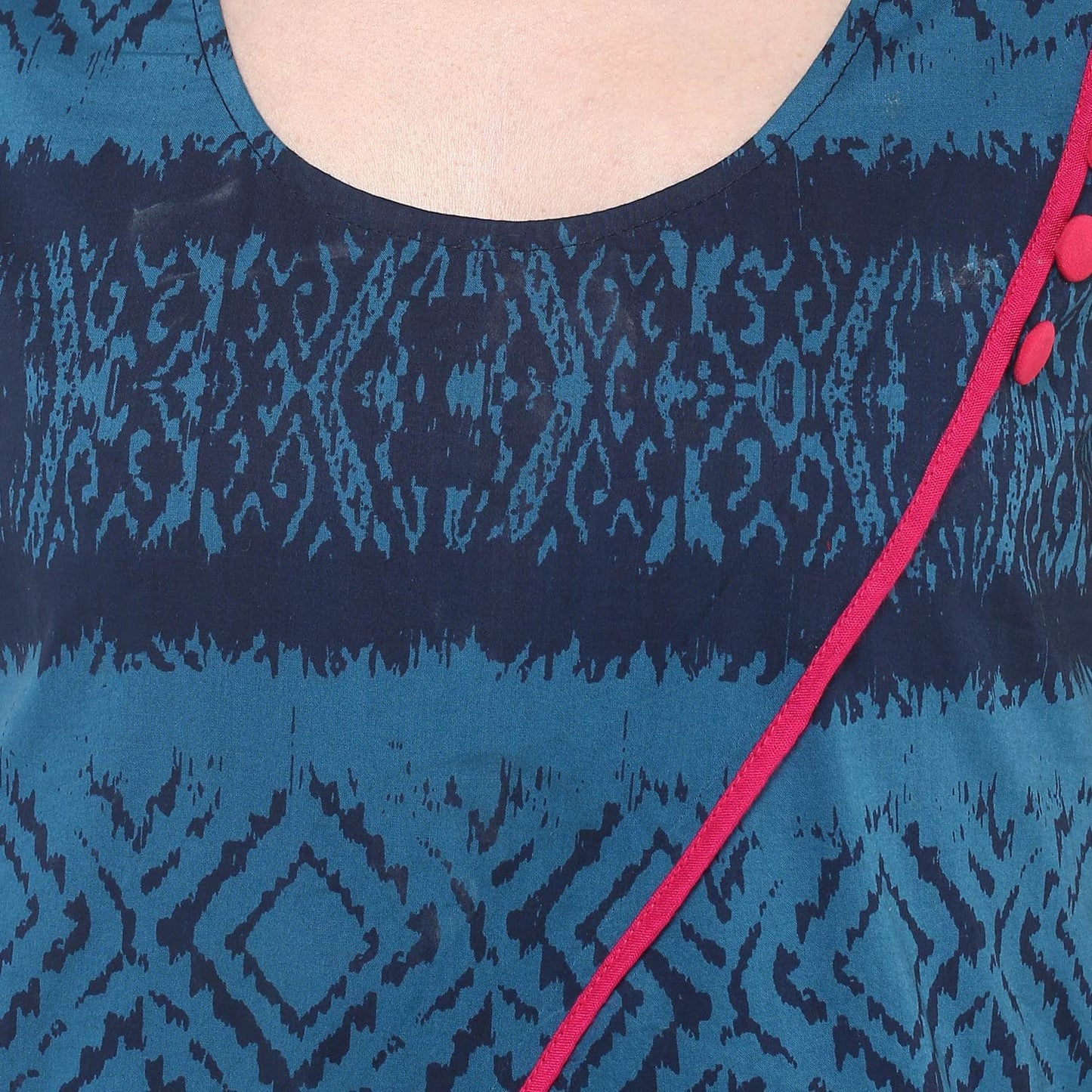 Finding Product Women's Printed Cross-Over Kurti