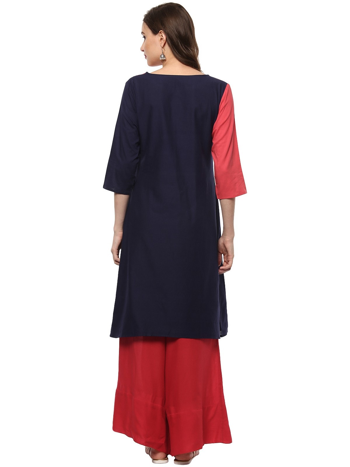 Finding Product Women's Asymmetric Yoke Solid Kurta
