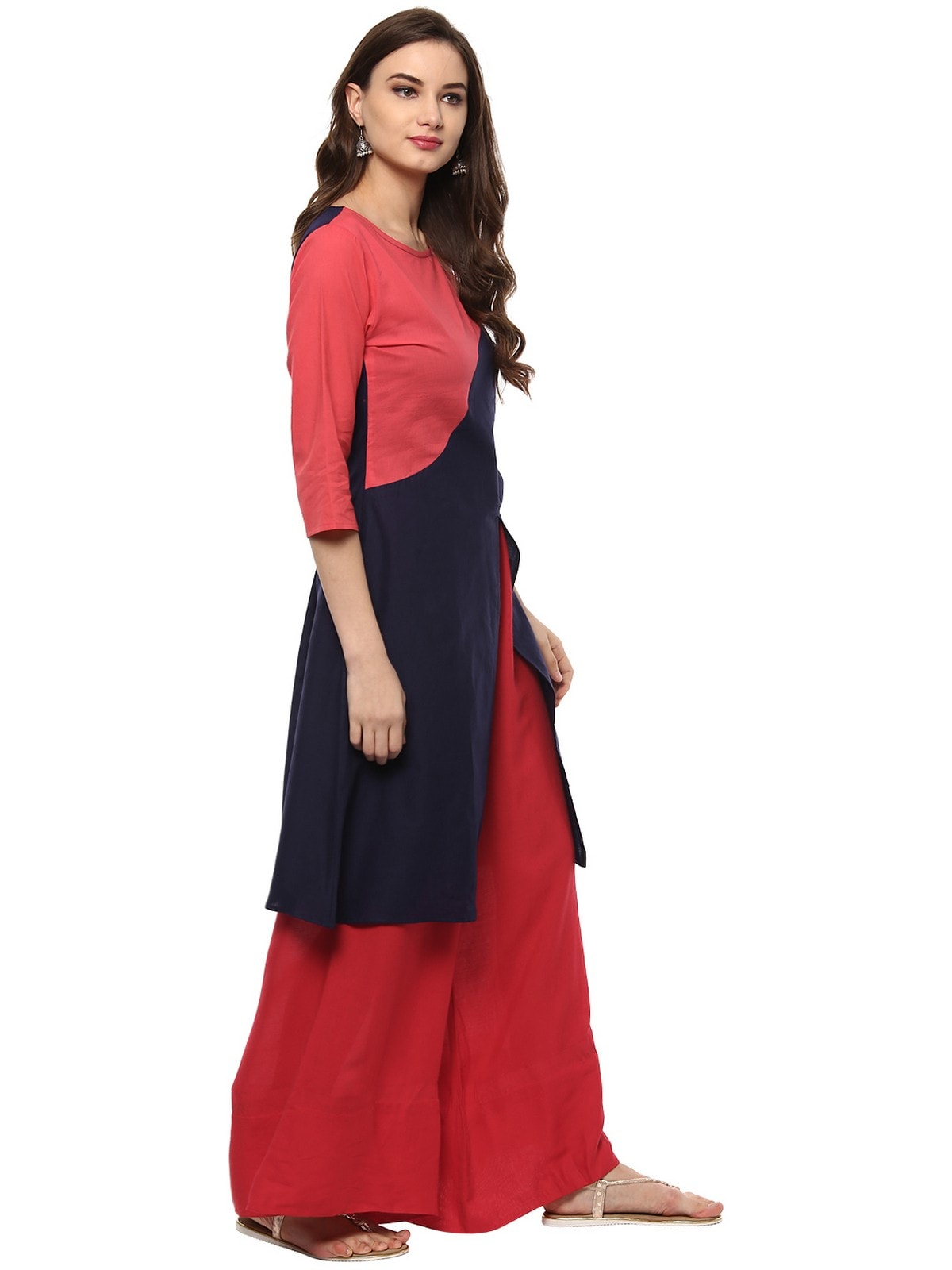Finding Product Women's Asymmetric Yoke Solid Kurta