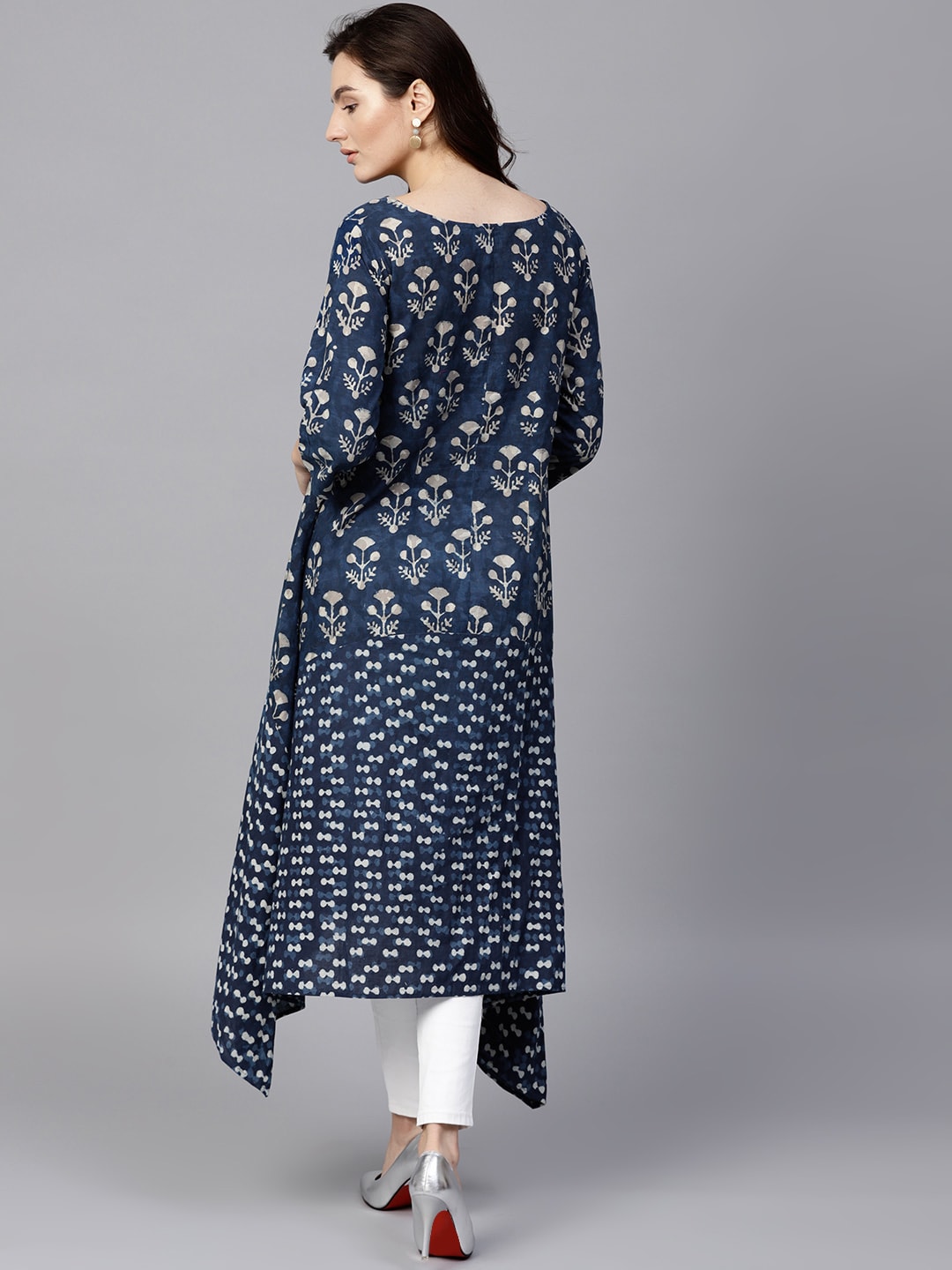 Finding Product Women's Indigo Dabu Printed Loose Kurta