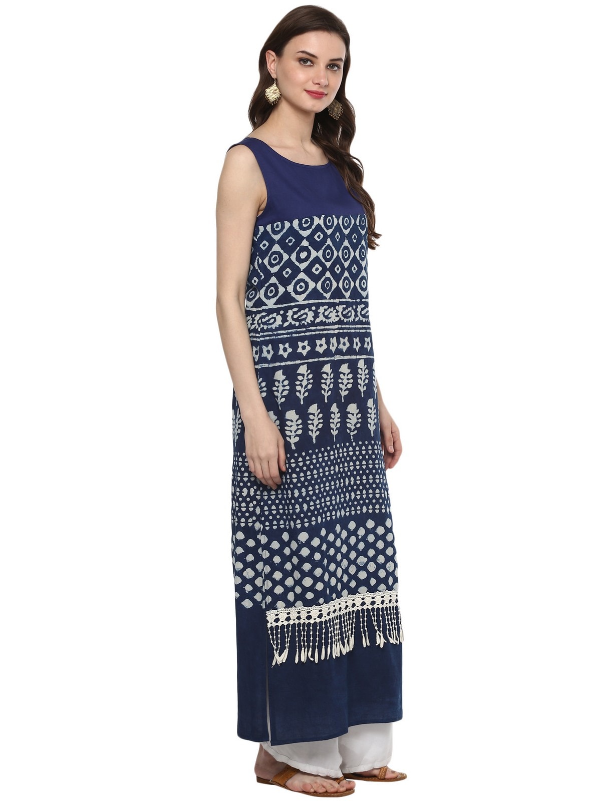 Finding Product Women's Indigo Dabu Hand Block Straight Kurta