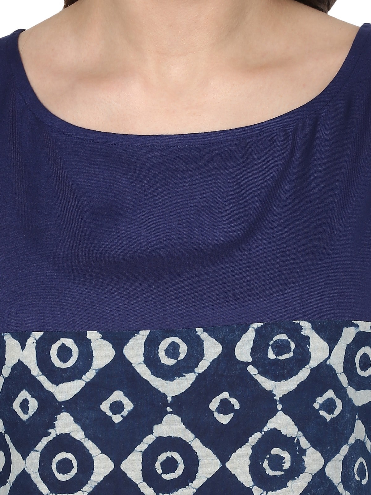 Finding Product Women's Indigo Dabu Hand Block Straight Kurta