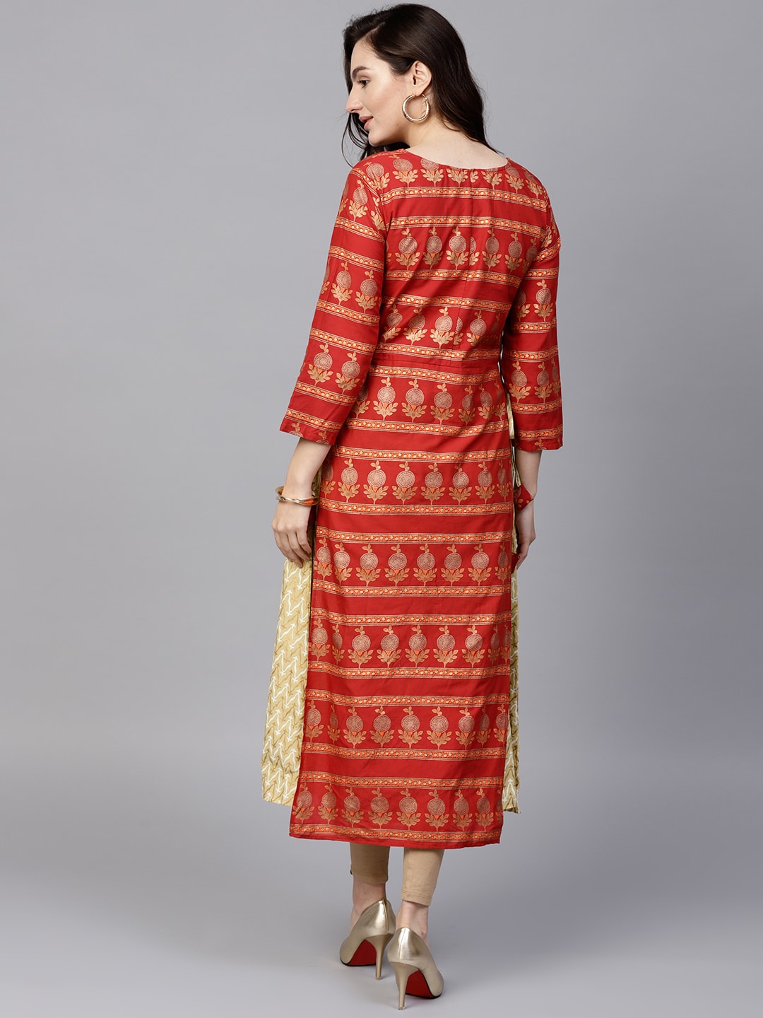 Finding Product Women's Gold Foil Print Layered Kurta