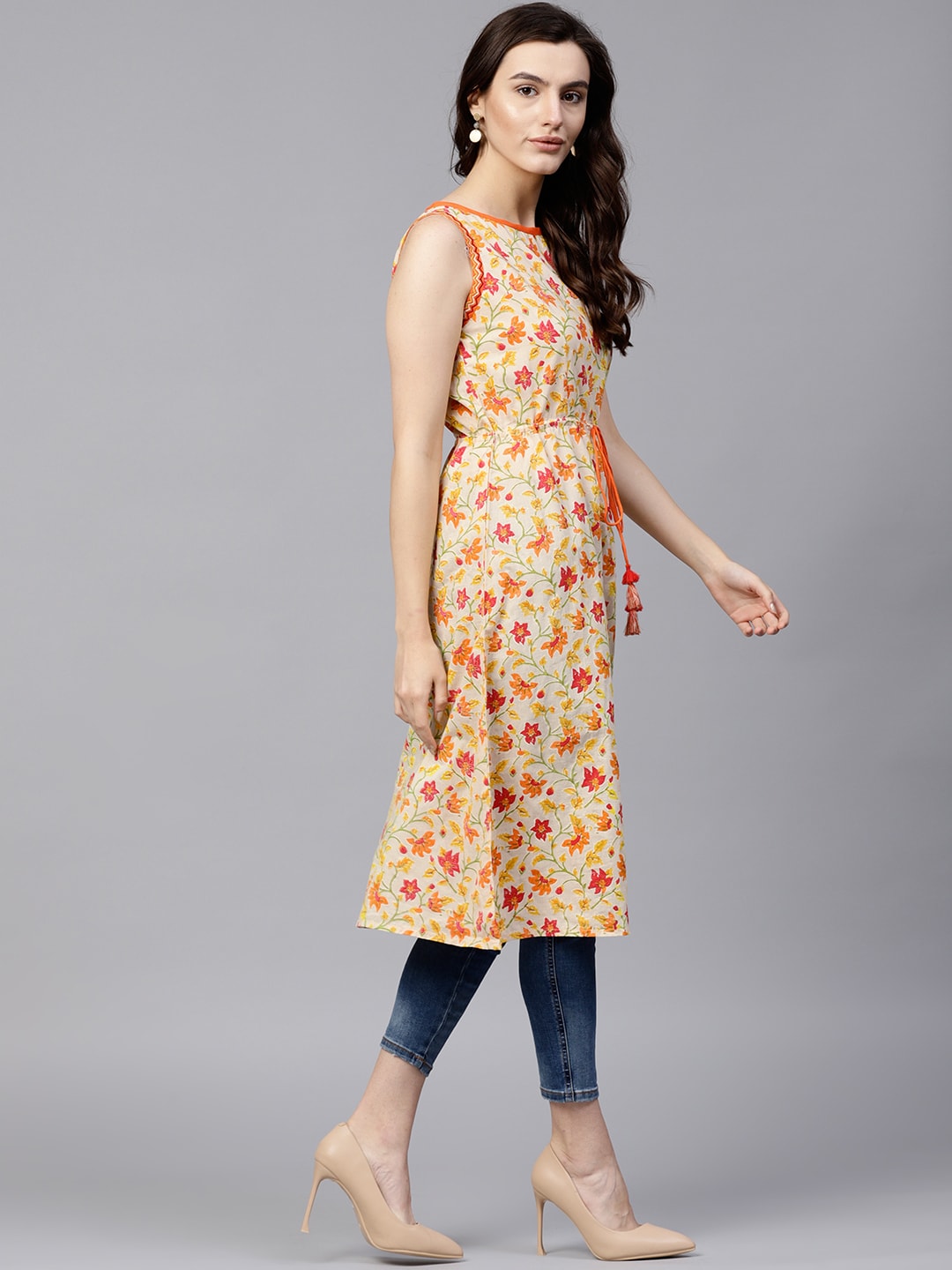 Finding Product Women's Paisly Printed Kurta
