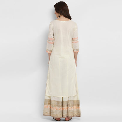 Finding Product Women's Boat Neck Block Printed Kurta
