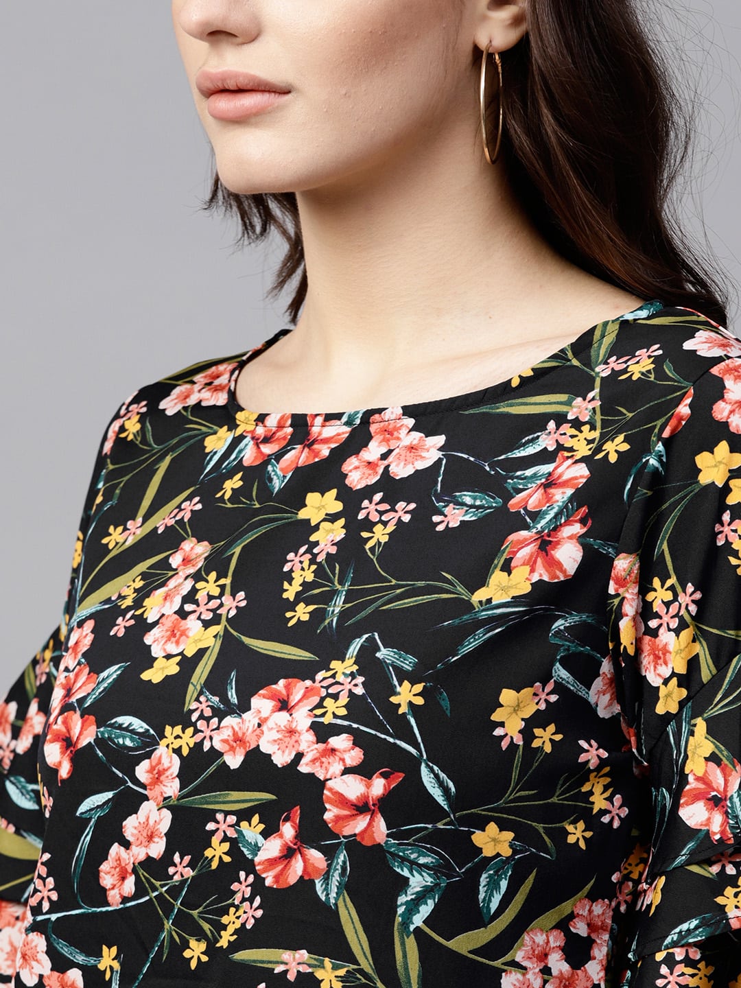 Finding Product Women's Floral Ruffle Top