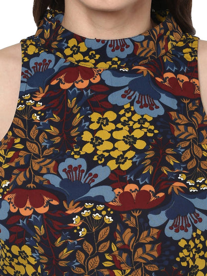 Finding Product Women's Floral Incut Crop Top